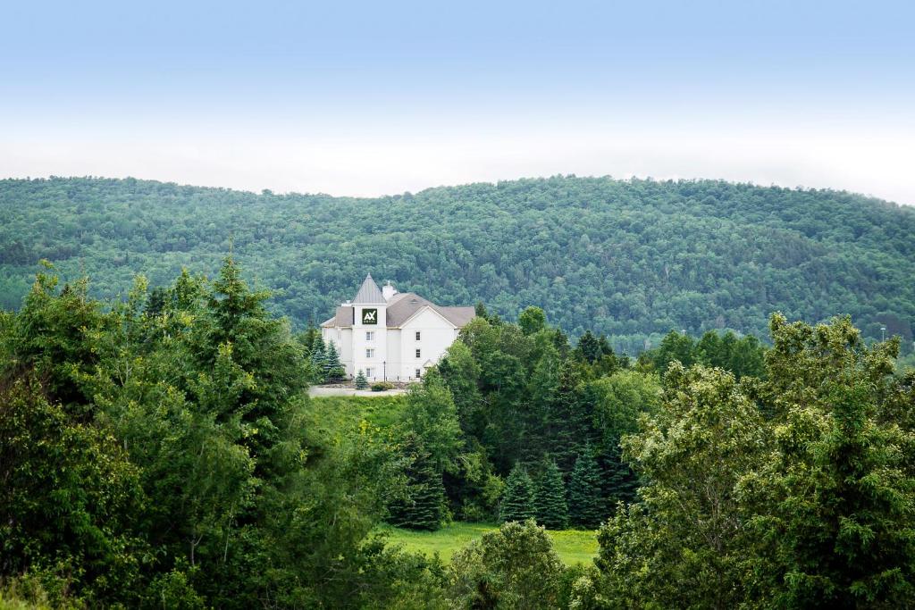 Imagen de la galería de AX Hotel, en Mont-Tremblant