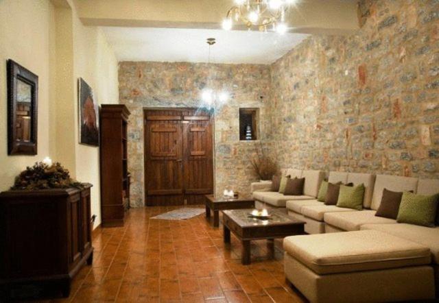 Posezení v ubytování Vlyhada Guesthouse