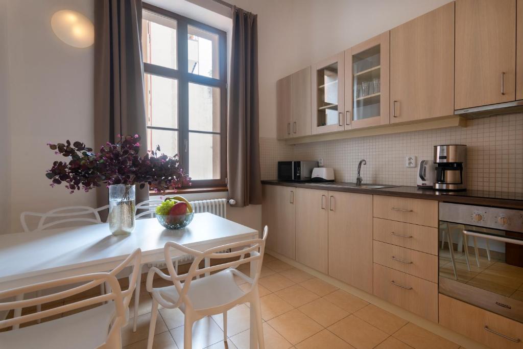 Bohemian Dreams Apartments and Suites by Dwellfort - Resim 26