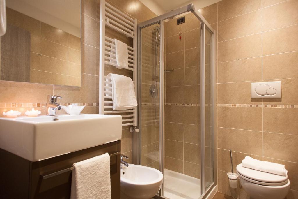 Koupelna v ubytování Hotel Portici - Romantik & Wellness
