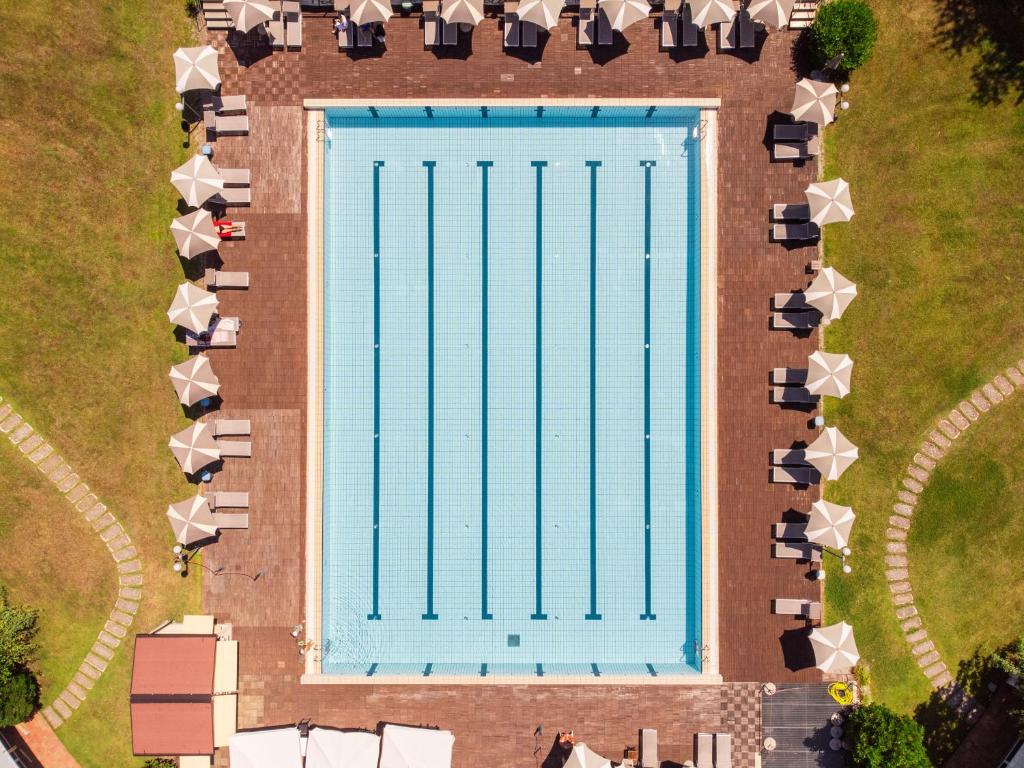 Bazén v ubytování Hotel Ristorante Fior nebo v jeho okolí
