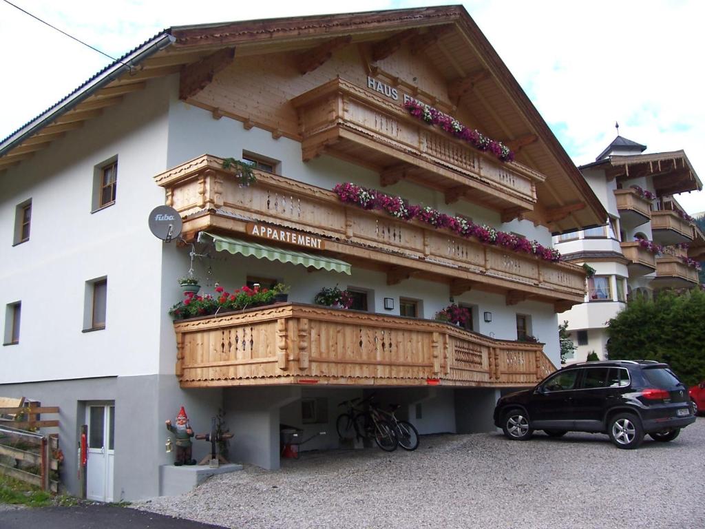 Das Gebäude in dem sich die Ferienwohnung befindet