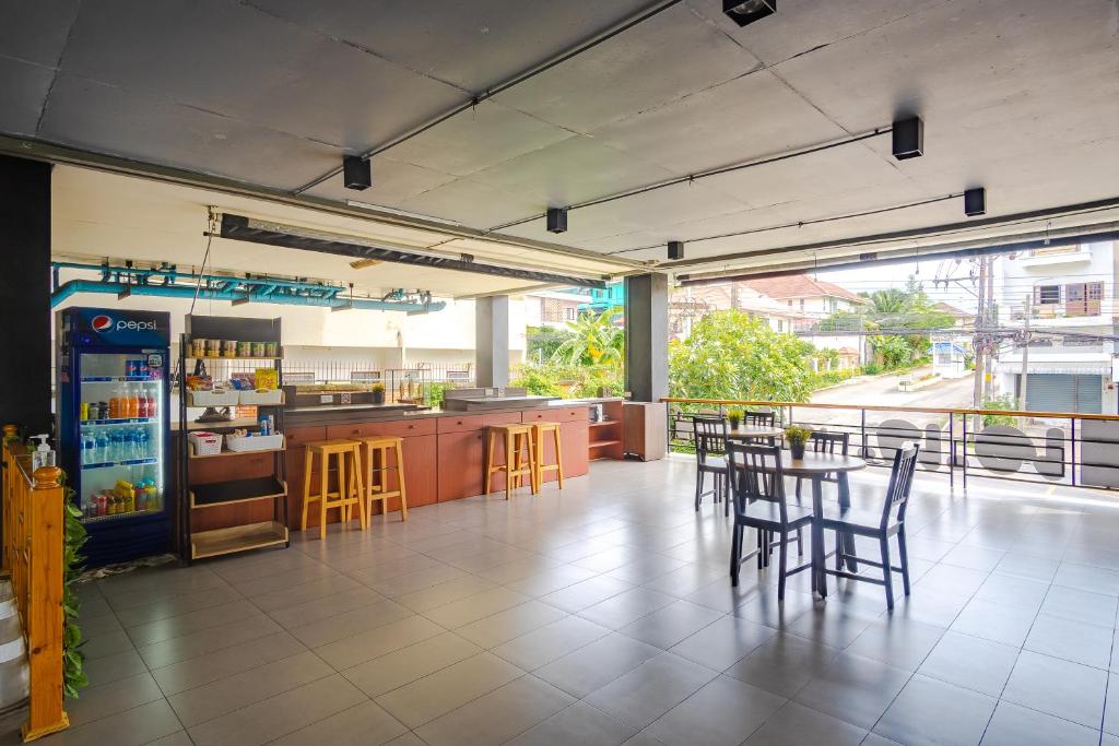 AJ Residence - Resim 10