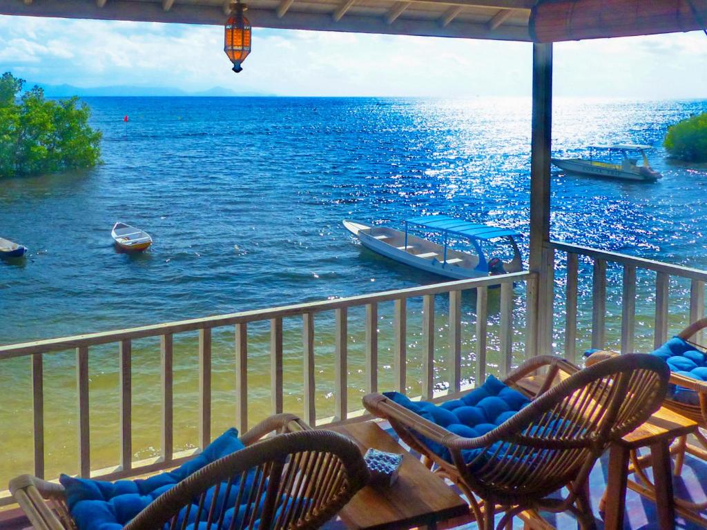 Foto da galeria de Lembo Lagoon Bungalows em Nusa Lembongan