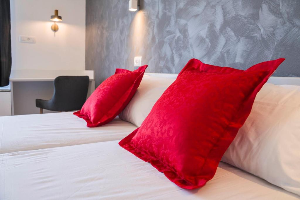 Posteľ alebo postele v izbe v ubytovaní Split Central Luxury Studios