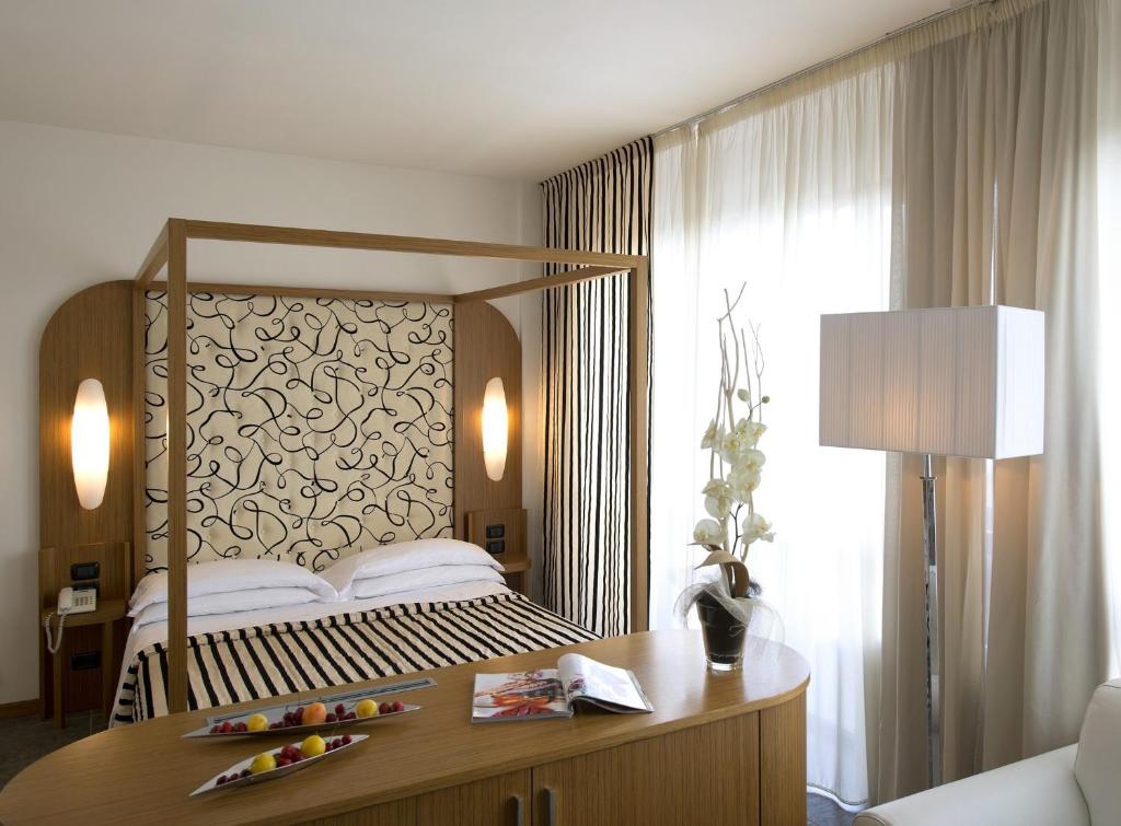 Grand Hotel Admiral Palace - Junior Suite Met Toegang Tot De Spa