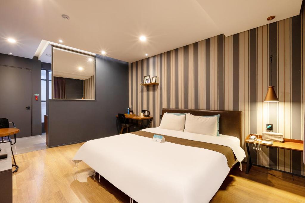 Sorgente Business Hotel - Premium Double Room