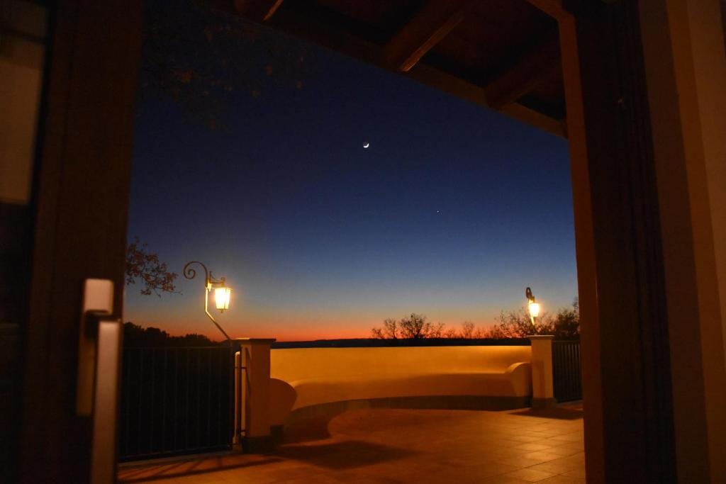 a view of the night sky from a porch at Le Querce Dell'Etna B&B in Ragalna