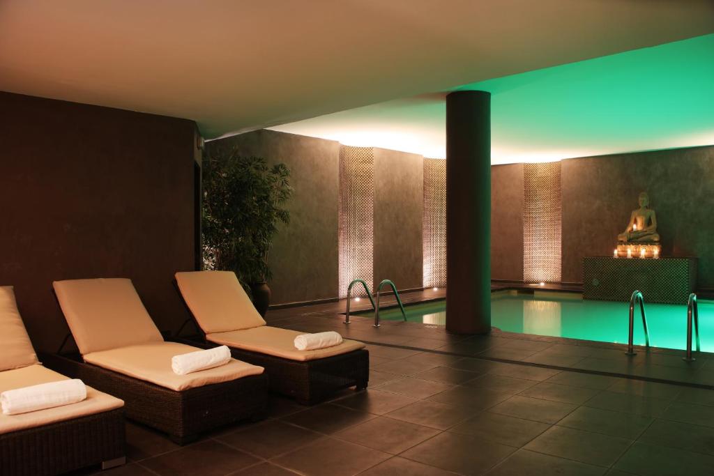 Bazén v ubytování Augusta Club & Spa - Adults Only nebo v jeho okolí