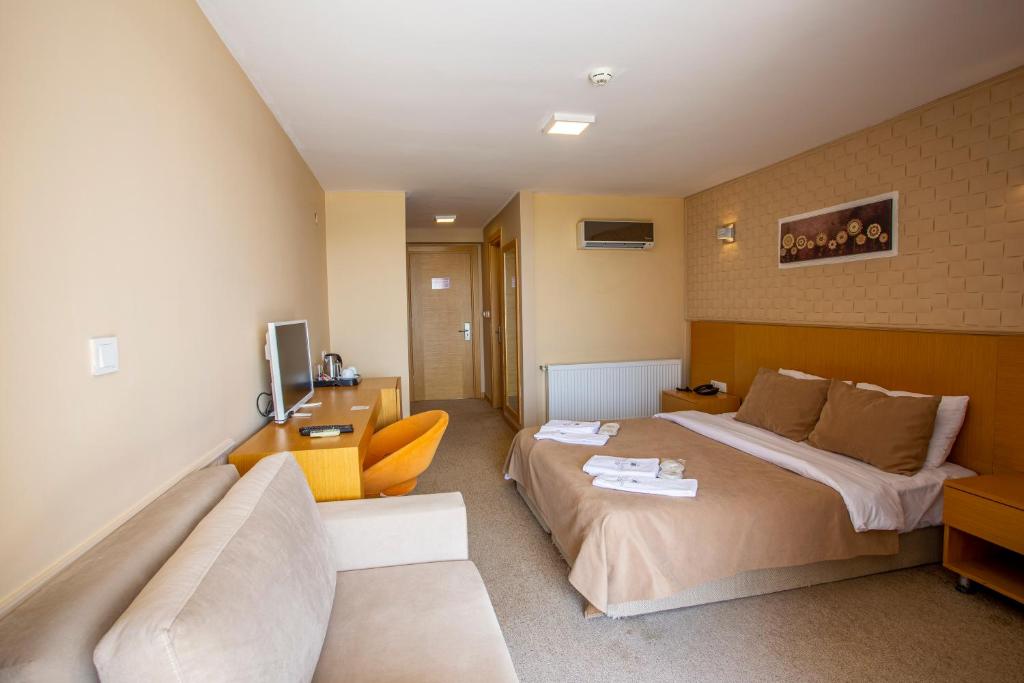 Zeytin Bahcesi Hotel - Sala Rei Com Vista Para O Lago