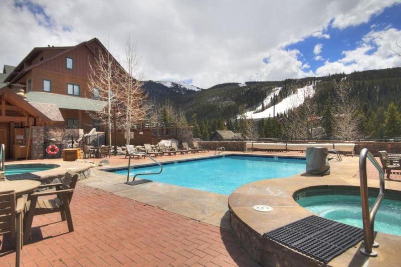 3 Bedroom Condo in River Run with Shared Pool main image.