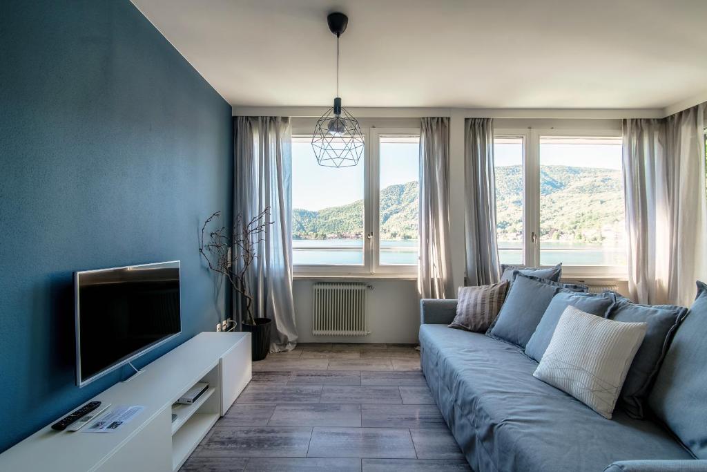 Gallery image of La Finestra Blu by Quokka 360 - with a panoramic lake view in Ponte Tresa