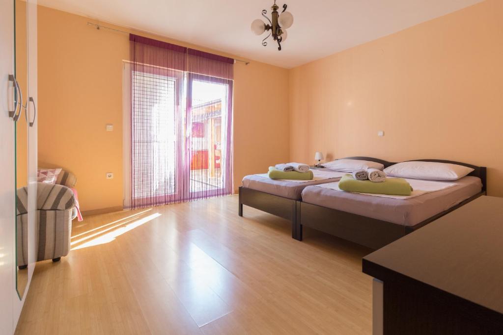 Posedenie v ubytovaní Spacious Villa Malina with pool - by TA Leut Agency