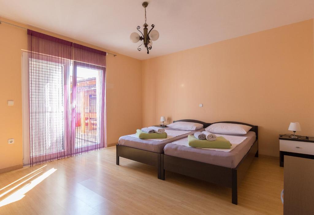 Posteľ alebo postele v izbe v ubytovaní Spacious Villa Malina with pool - by TA Leut Agency