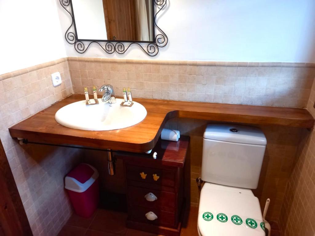 Koupelna v ubytování Casa con jardín en Guils