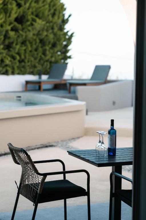 Elements Cozy Suites Pyrgos - Elegante Suite Con Vista De Piscina Y Vista De Jardín
