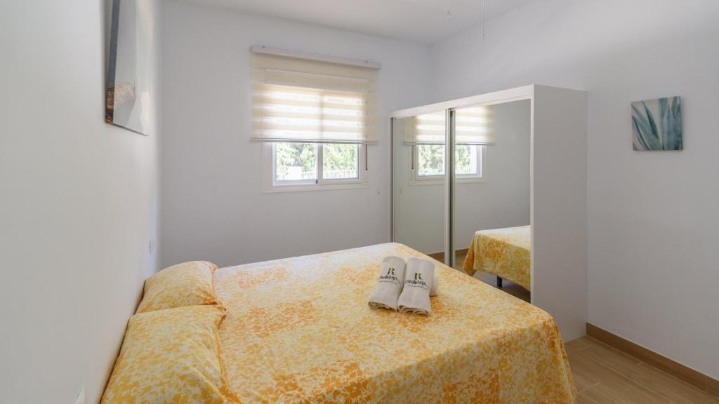 Posteľ alebo postele v izbe v ubytovaní Villa Isabel Malaga - Churriana by Ruralidays