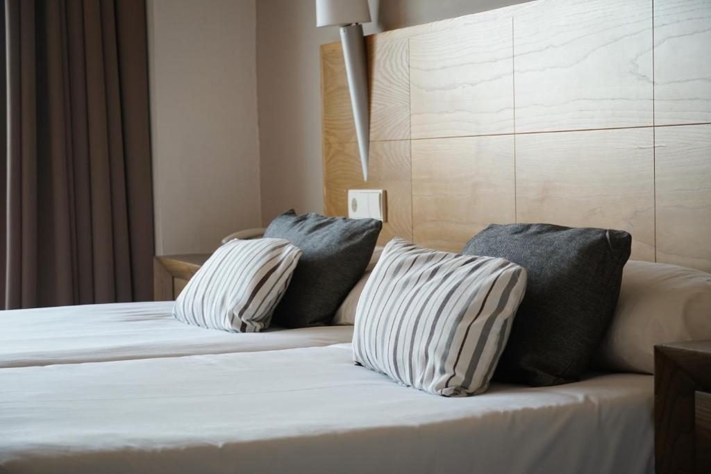 Ohtels Campo De Gibraltar - Habitación Doble O Gemela Con Cama Extra