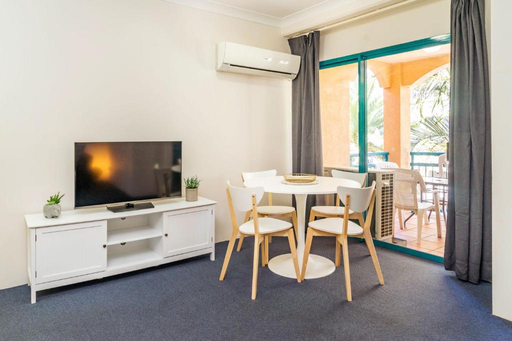 TV a/nebo společenská místnost v ubytování Aruba Sands Resort