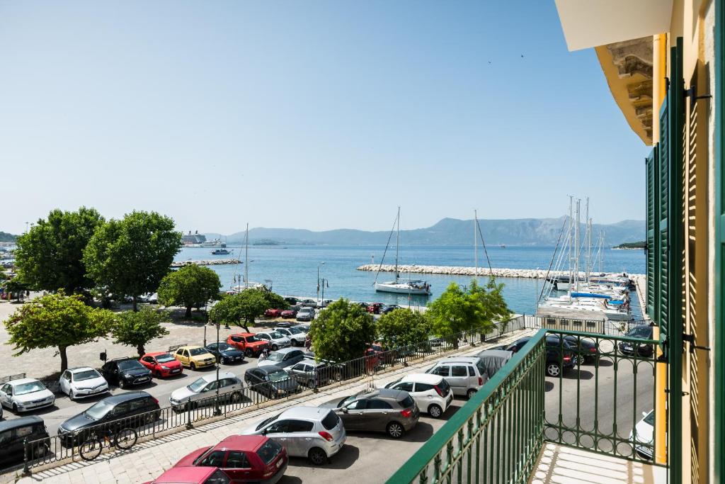 New York Luxury Suites - 16