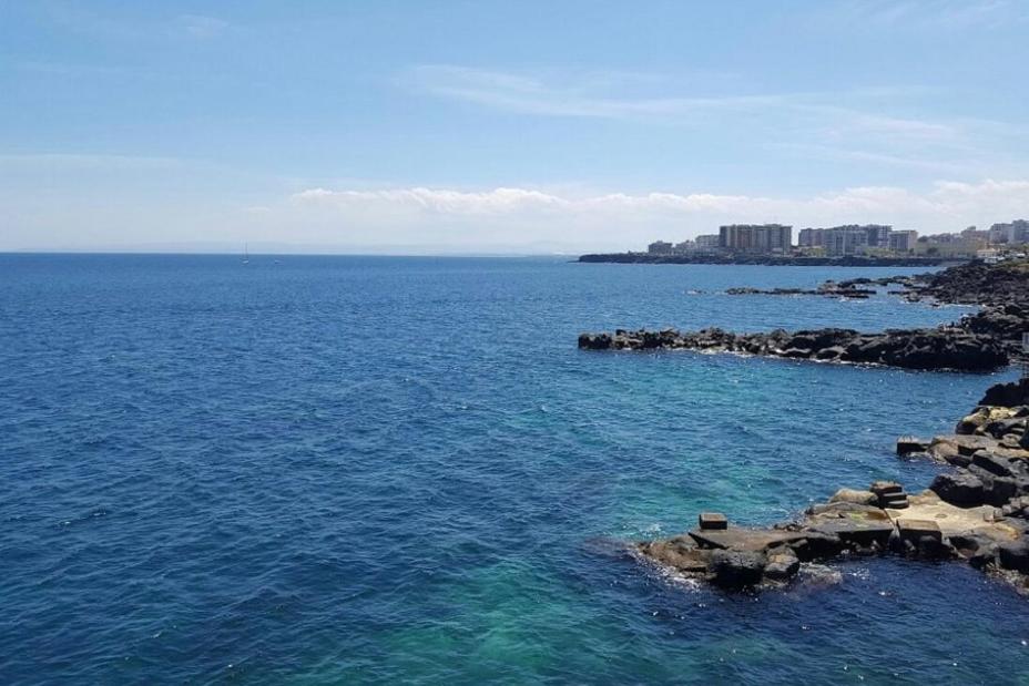 Gallery image of Cami s holidays home mare in Catania