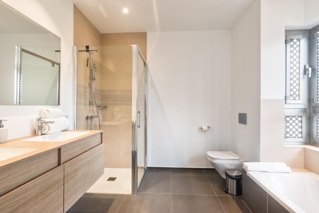 A bathroom at Ancor 1-1 POOL VIEW 2B