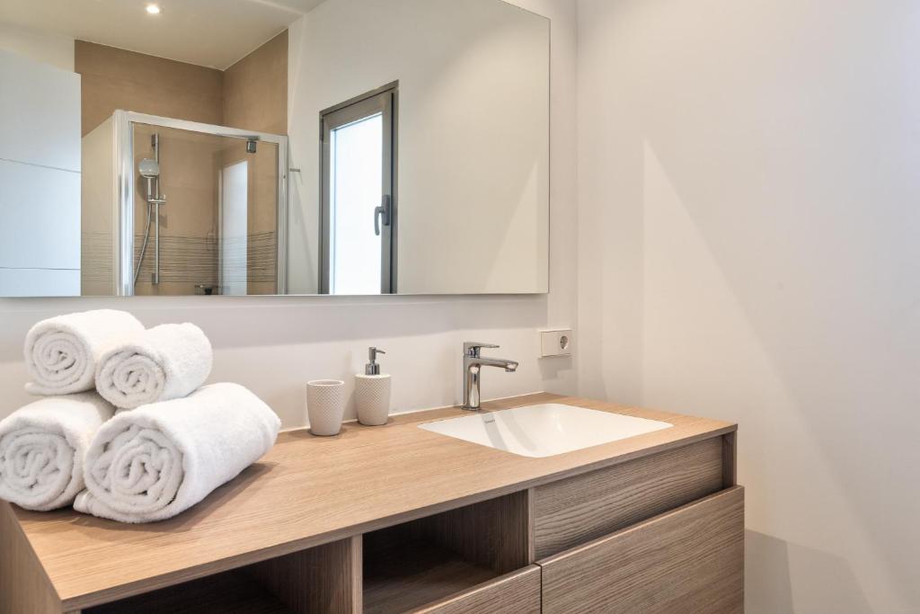A bathroom at Ancor 1-1 POOL VIEW 2B
