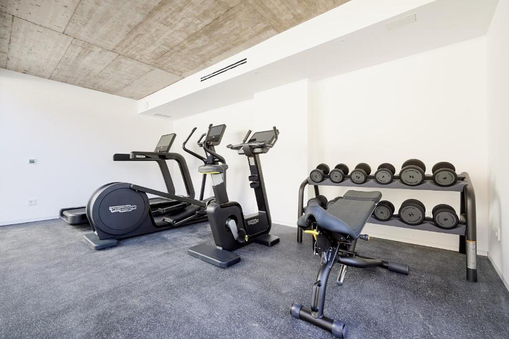 The fitness centre and/or fitness facilities at Infinity 0-8 LUXE SEA VIEW 2B