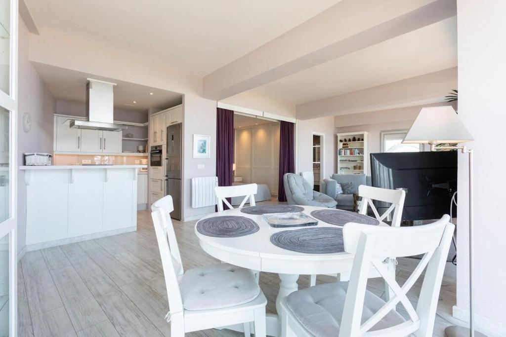 Kuchyň nebo kuchyňský kout v ubytování Prime Homes Playa Jardín Studio