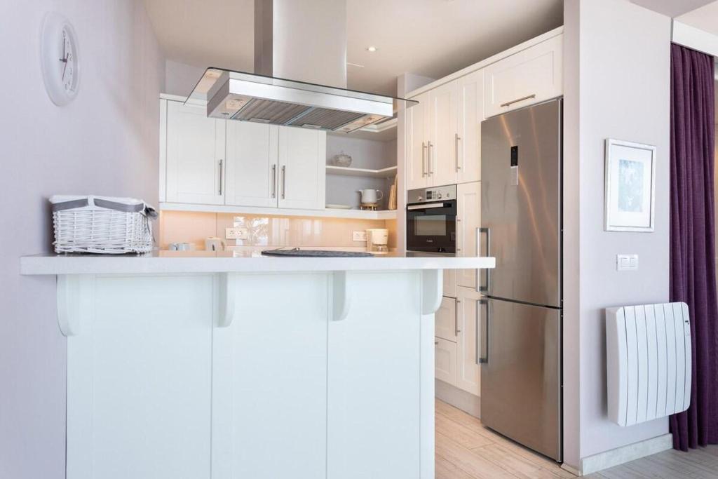 Kuchyň nebo kuchyňský kout v ubytování Prime Homes Playa Jardín Studio