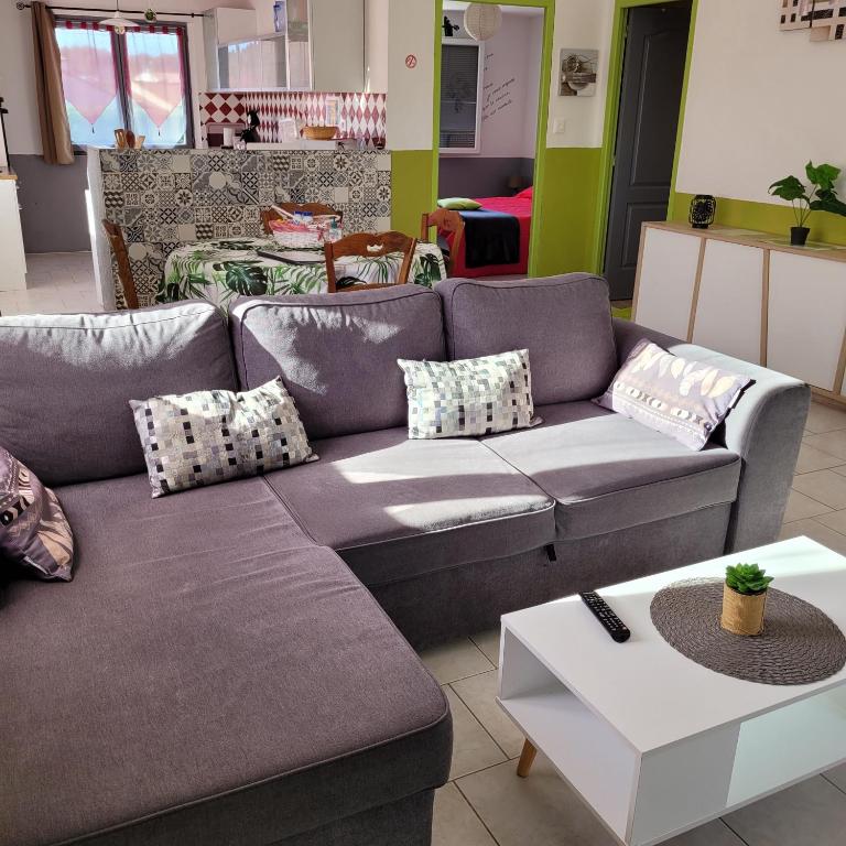 Posezení v ubytování Appartement agréable et spacieux ensoleillé