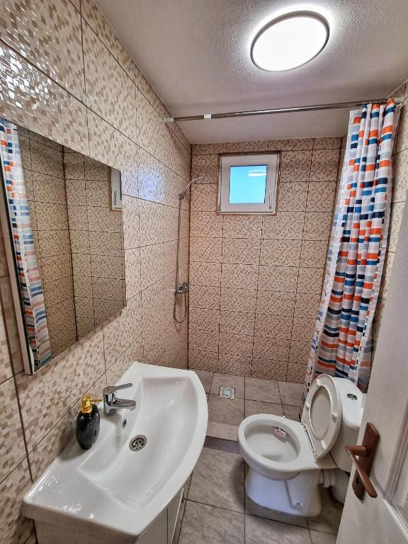 Koupelna v ubytování Cabana Vărad Coronini