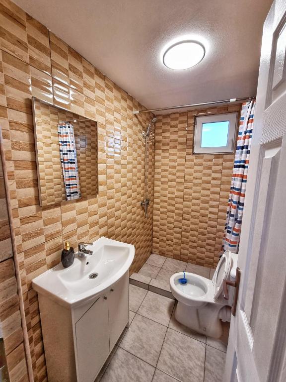 Koupelna v ubytování Cabana Vărad Coronini