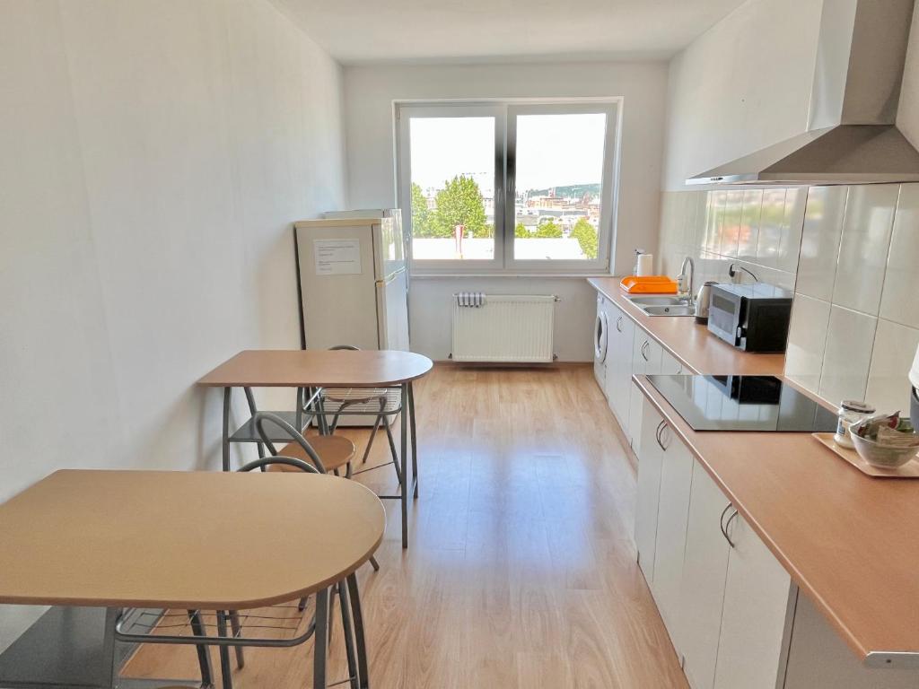 Kuchyňa alebo kuchynka v ubytovaní Hostel DV Morski - z prywatnymi łazienkami