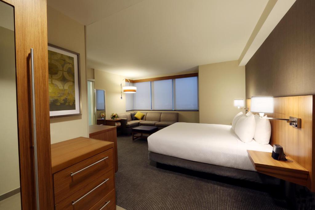 Hyatt Place Flushing/LGA Airport - 