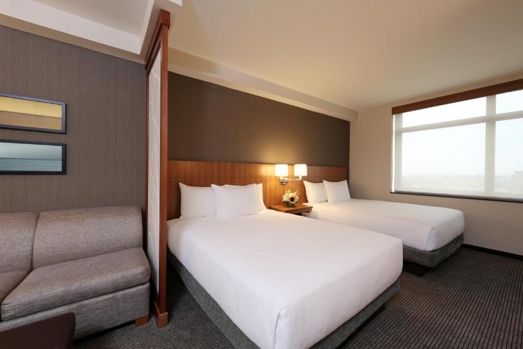 Hyatt Place Flushing/LGA Airport - 