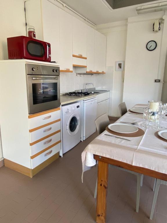 A kitchen or kitchenette at CASA TERESA