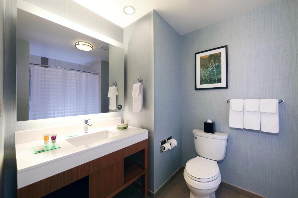 Hyatt Place Flushing/LGA Airport - Queen Room With Two Queen Beds And Sofa Bed - High Floor