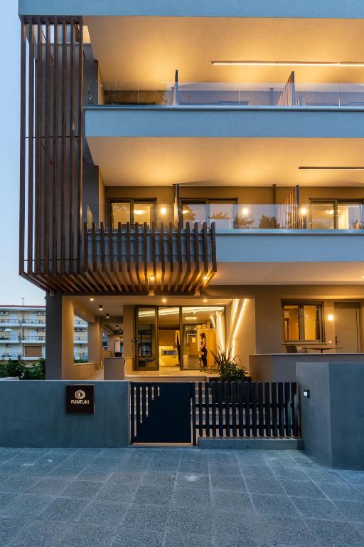 Budynek, w którym mieści się aparthotel