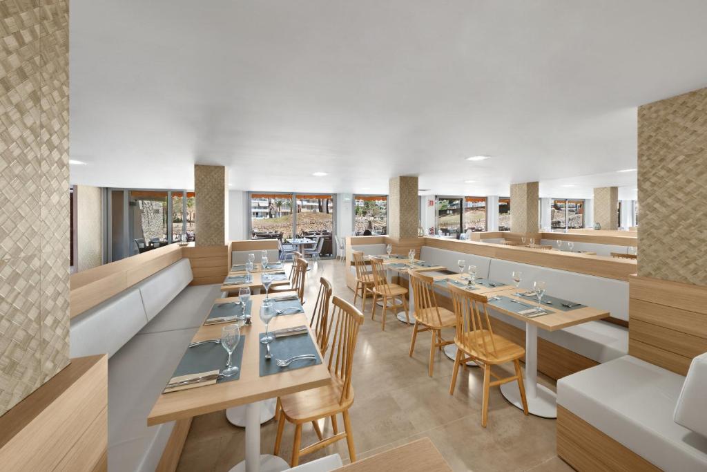 Restaurace v ubytování Occidental Cala Viñas