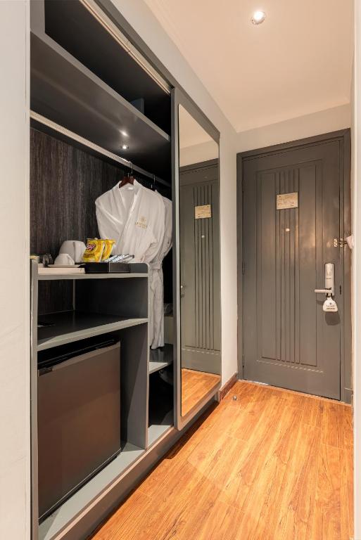 La Mejor Hotel & Sky Bar - 6