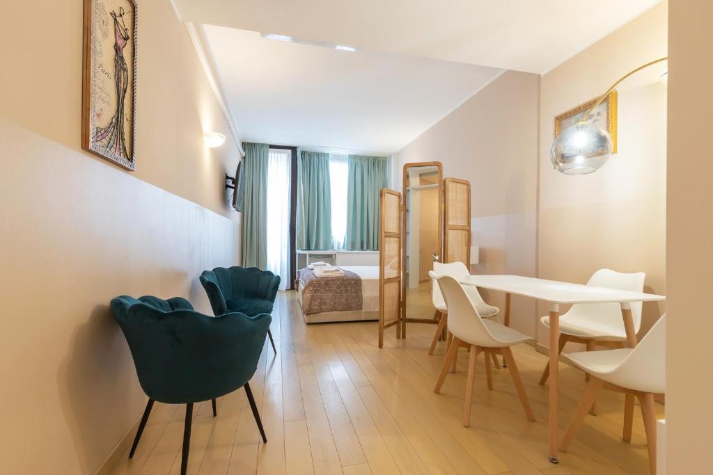 Milan Retreats Duomo Suites - Deluxe Queen Studio - Via Privata Della Passarella 4