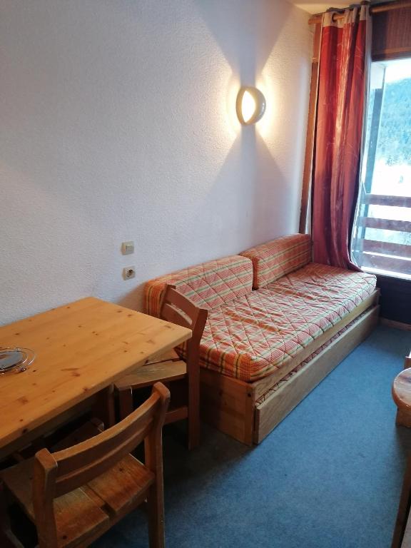 Katil atau katil-katil dalam bilik di studio gresse en vercors