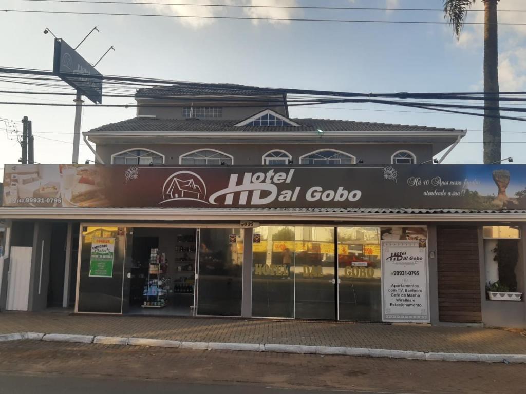 un almacén frente a la sustancia aldiológica ad data goo en Hotel Dal Gobo, en Ponta Grossa