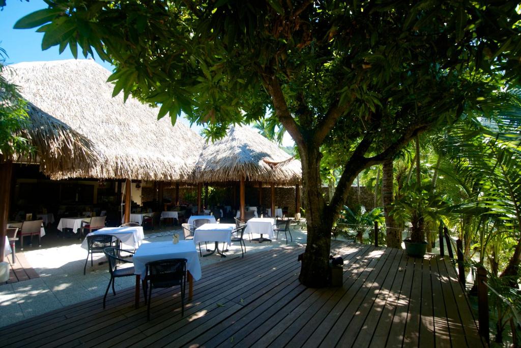 Um restaurante ou outro lugar para comer em Maitai Bora Bora