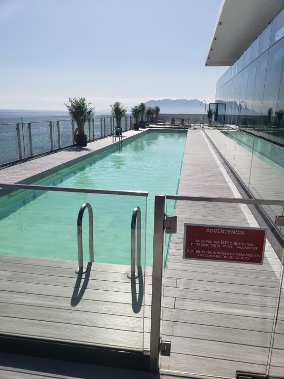 Bazén v ubytování Hotel Alto Antofagasta nebo v jeho okolí