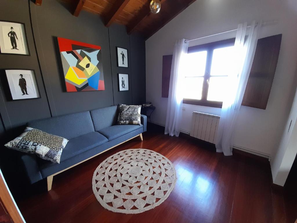 Posezení v ubytování Gestiona2R - Casa con finca en Pendueles al lado de la playa