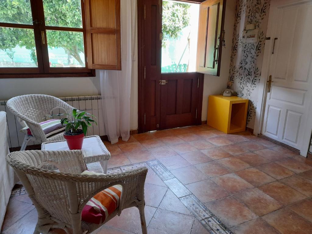 Posezení v ubytování Gestiona2R - Casa con finca en Pendueles al lado de la playa
