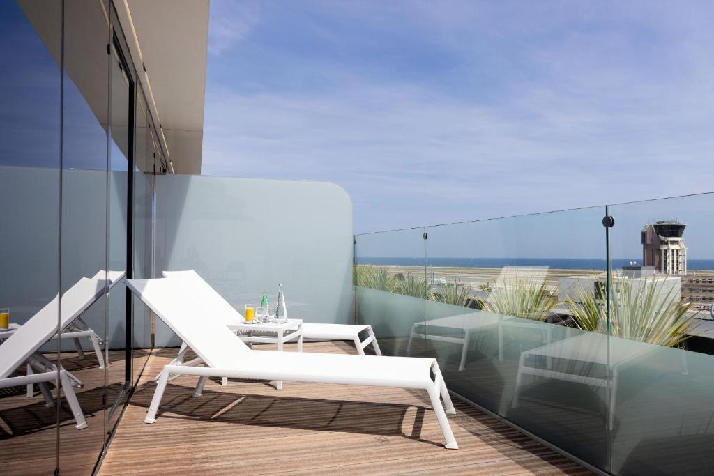 
Executive Room with Sea View with Terrace- Club Lounge Access
