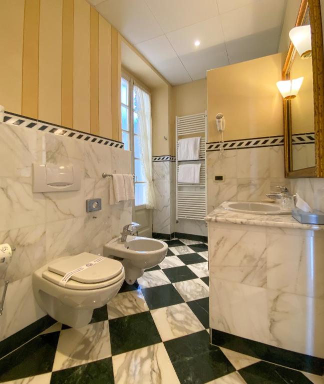Koupelna v ubytování Hotel Cannero